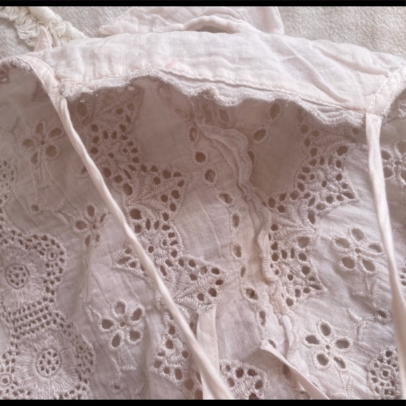 AE pale pink eyelet crop halter top - Picture 4 of 6